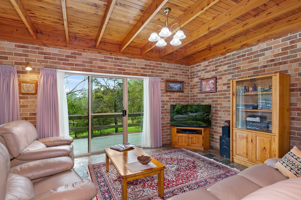 39 Thomson Avenue, Springwood NSW 2777 — photo 4