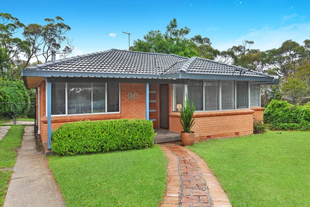 90 St Georges Crescent, Faulconbridge NSW 2776