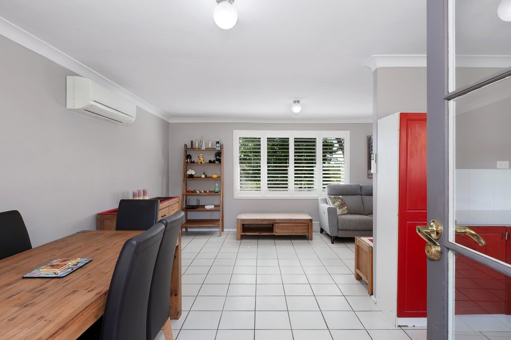 19 Fairways Crescent, Springwood NSW 2777 — photo 2