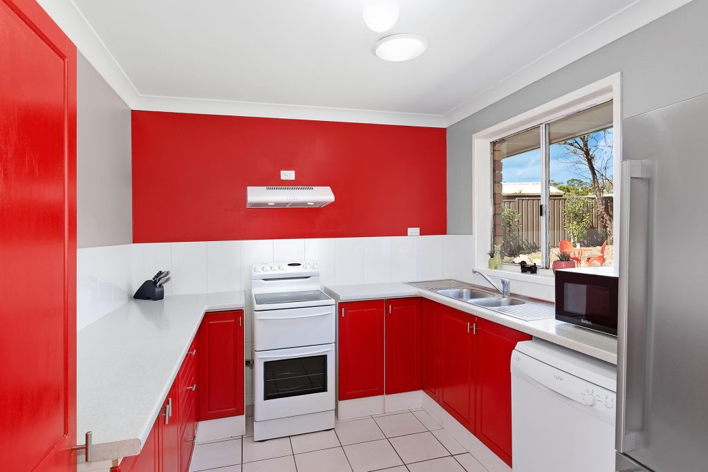 19 Fairways Crescent, Springwood NSW 2777 — photo 4
