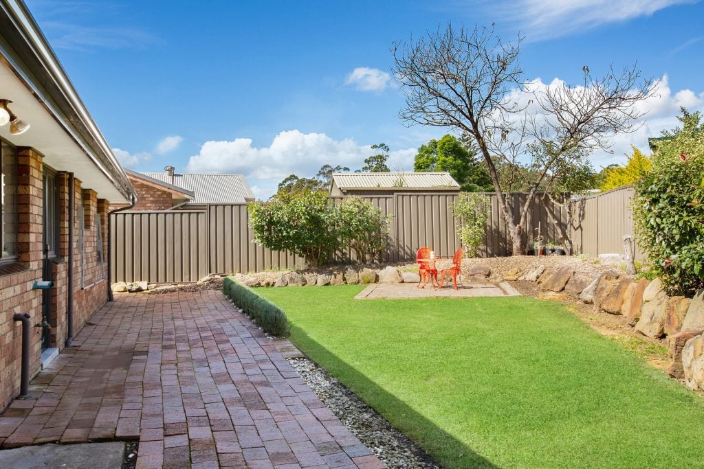 19 Fairways Crescent, Springwood NSW 2777 — photo 8