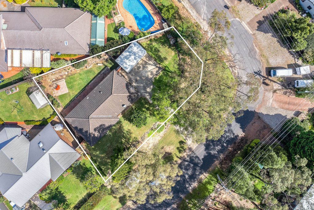 19 Fairways Crescent, Springwood NSW 2777 — photo 9