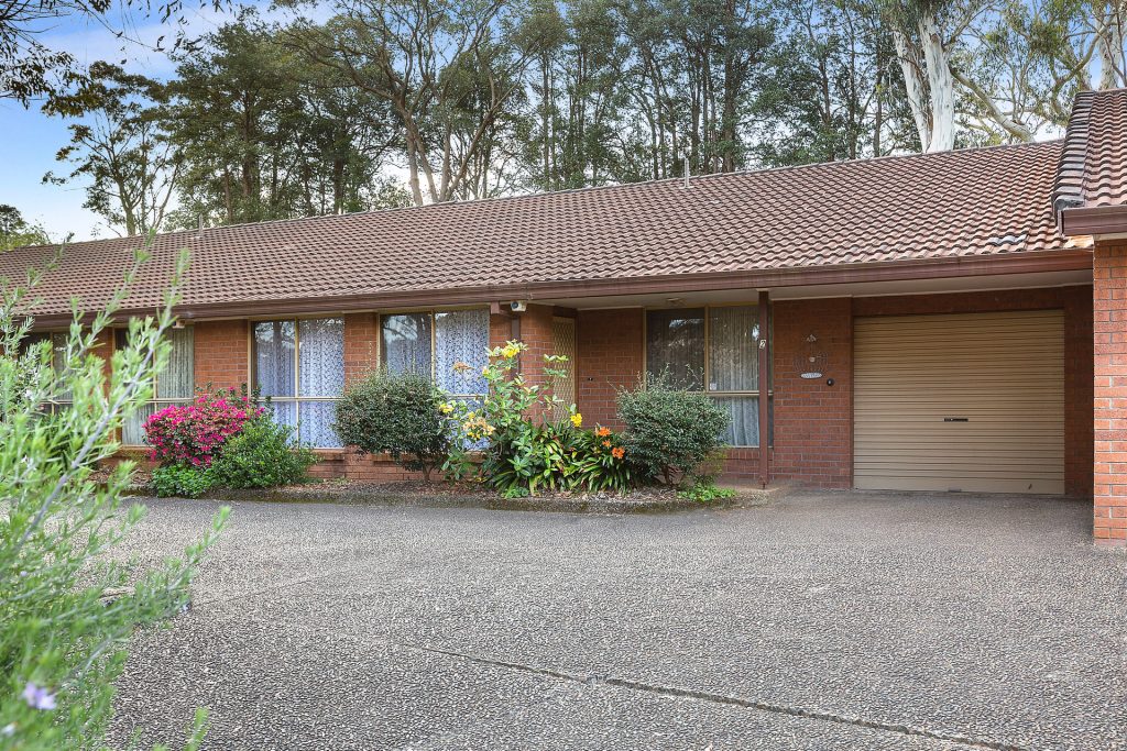 2/1-17 Stypandra Place, Springwood NSW 2777