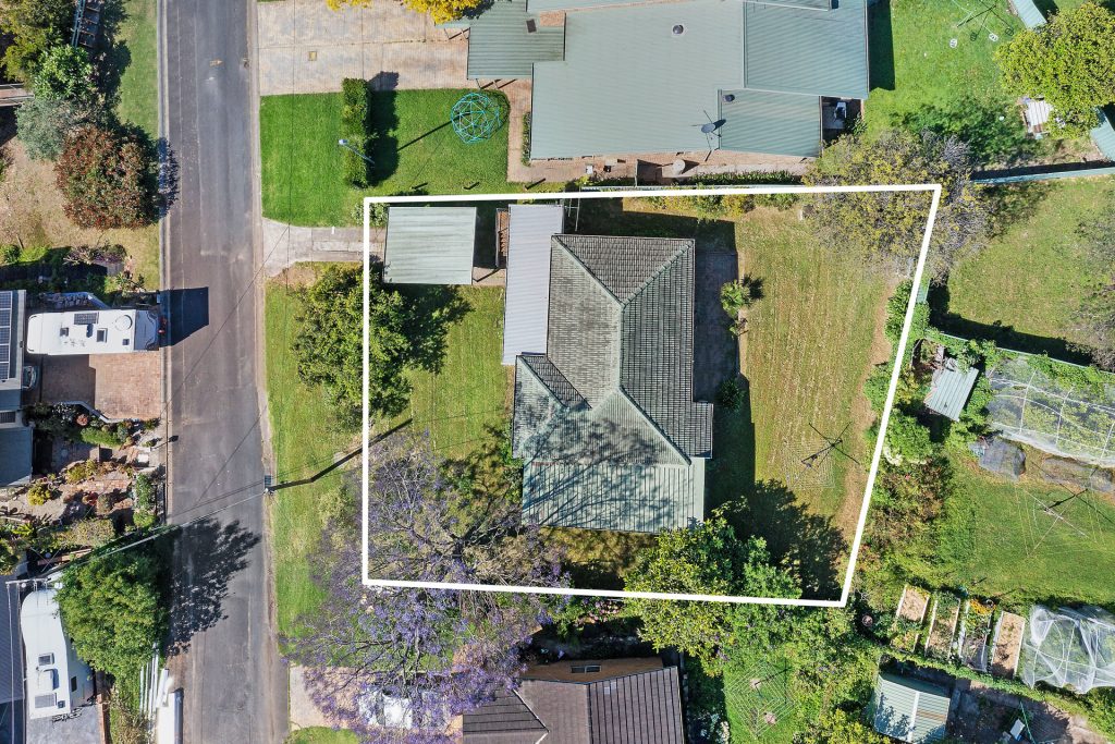 8 Wyoming Avenue, Valley Heights NSW 2777 — photo 10