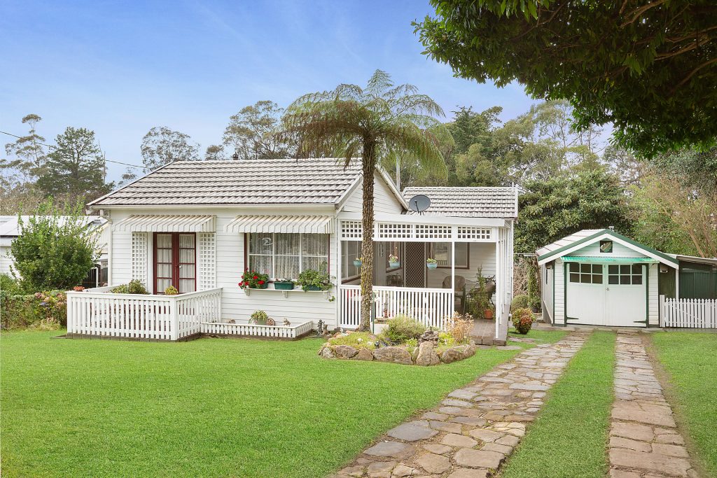 3 Paterson Road, Springwood NSW 2777