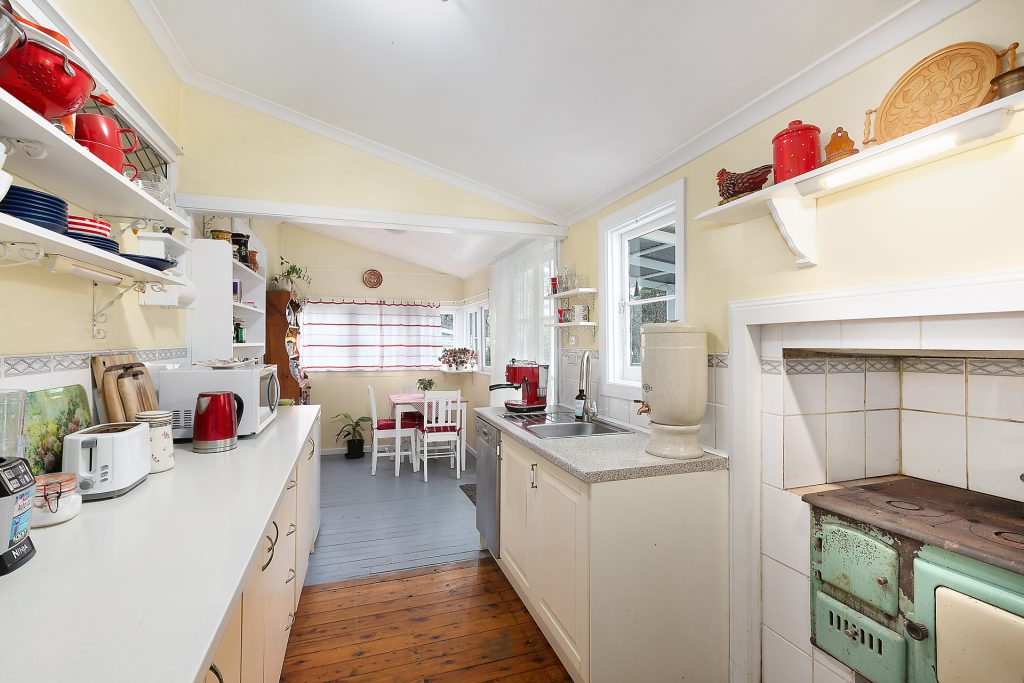 3 Paterson Road, Springwood NSW 2777 — photo 4