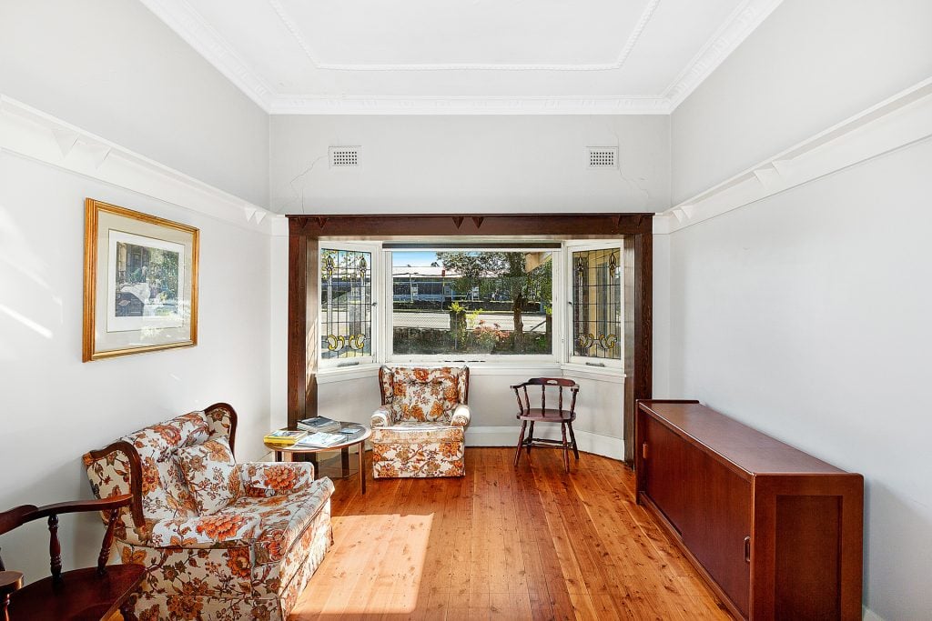 90 Macquarie Road, Springwood NSW 2777 — photo 4