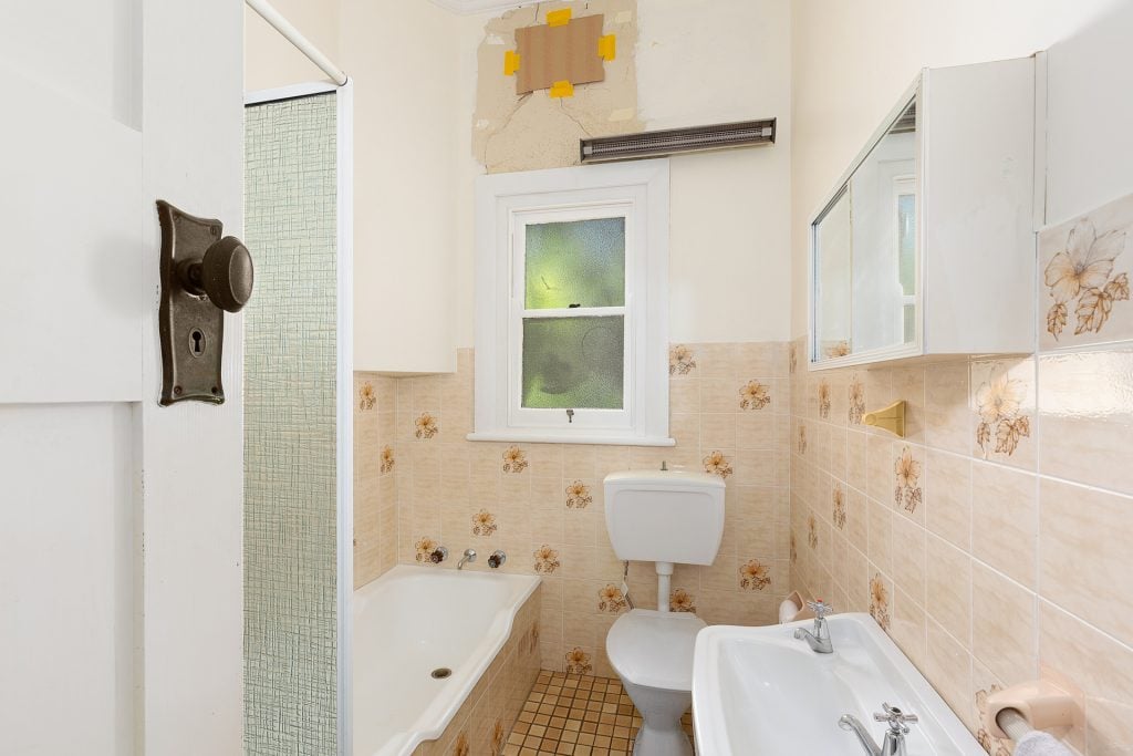 90 Macquarie Road, Springwood NSW 2777 — photo 6