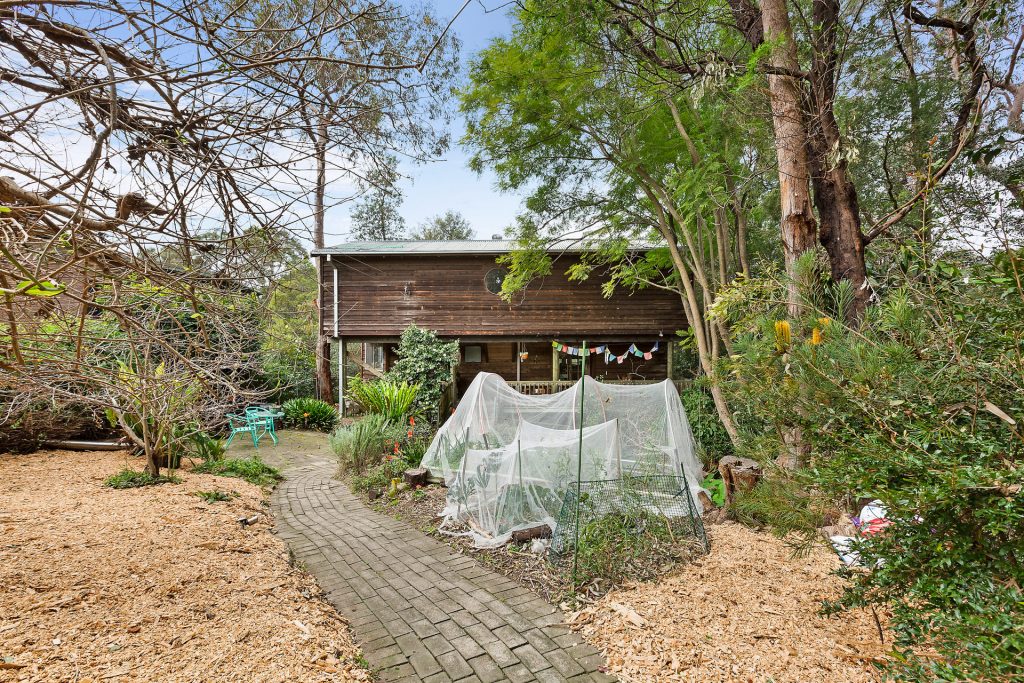 96 Bee Farm Road, Springwood NSW 2777 — photo 2