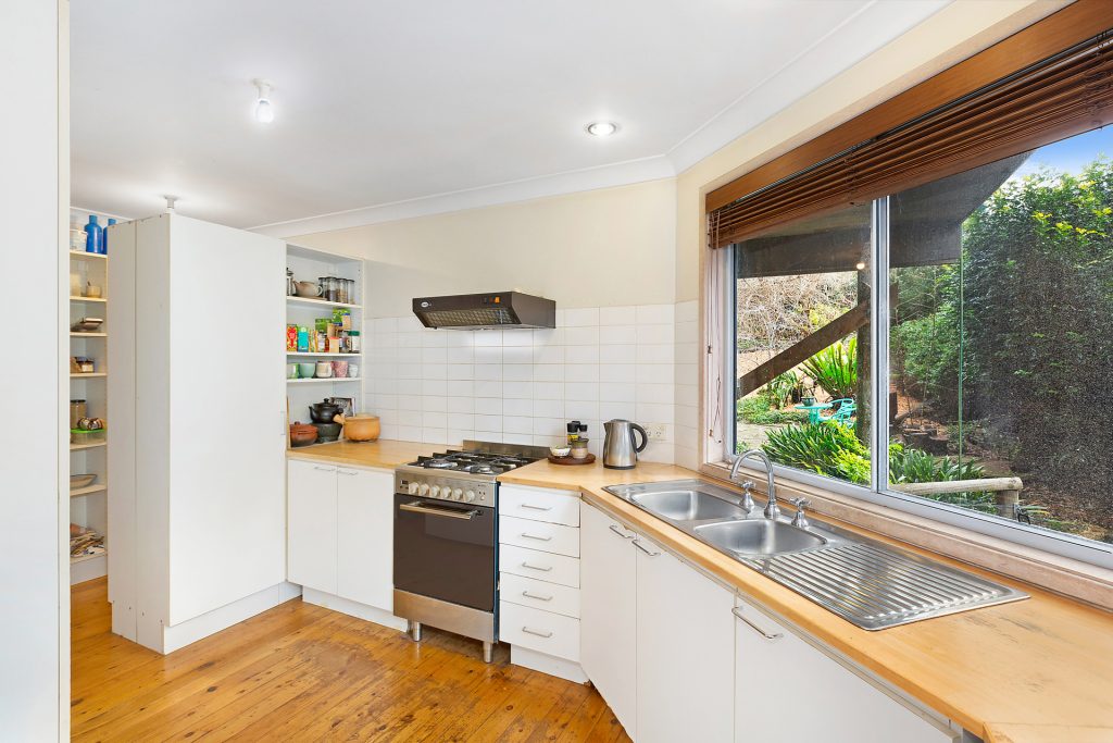 96 Bee Farm Road, Springwood NSW 2777 — photo 4