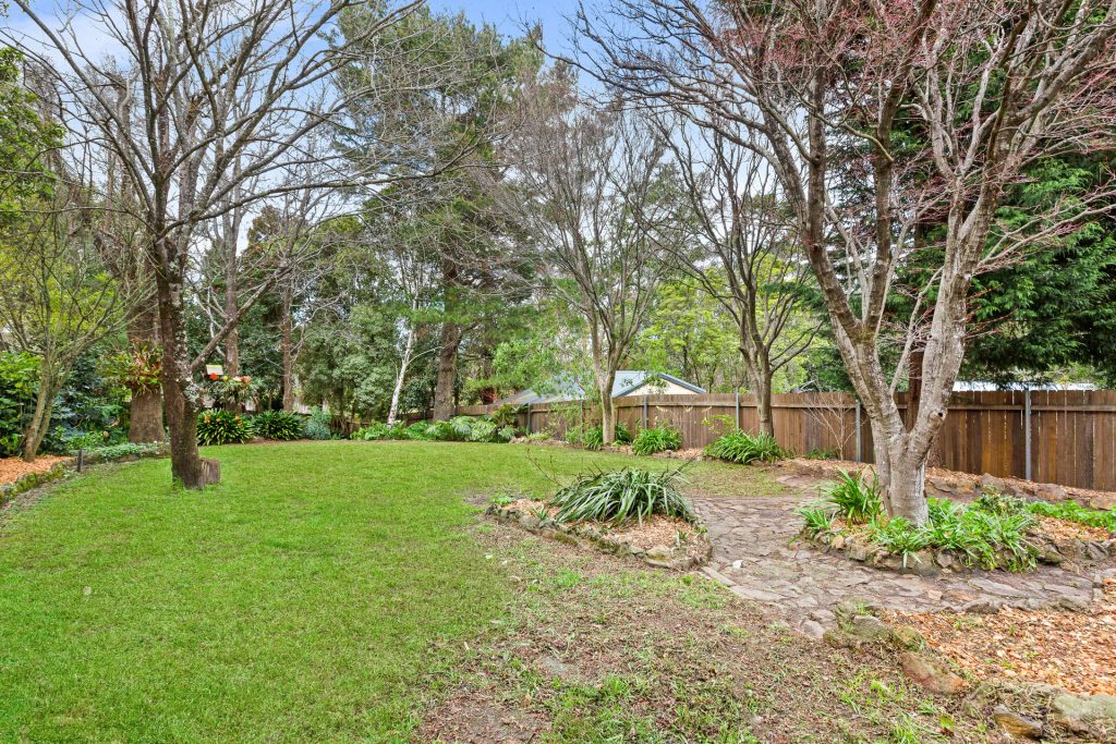 12 Valley Road, Hazelbrook NSW 2779 — photo 8