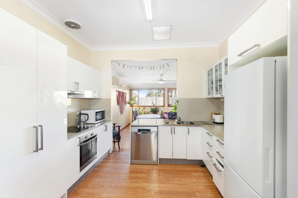 6 Short Street, Springwood NSW 2777 — photo 4