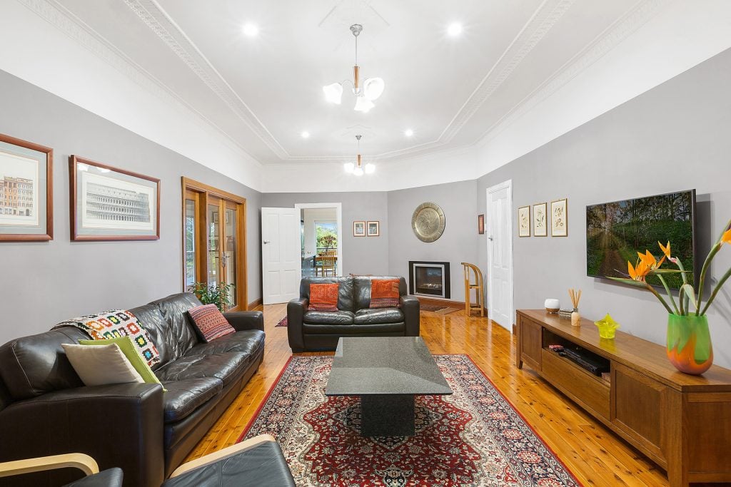 12 Burns Road, Springwood NSW 2777 — photo 2
