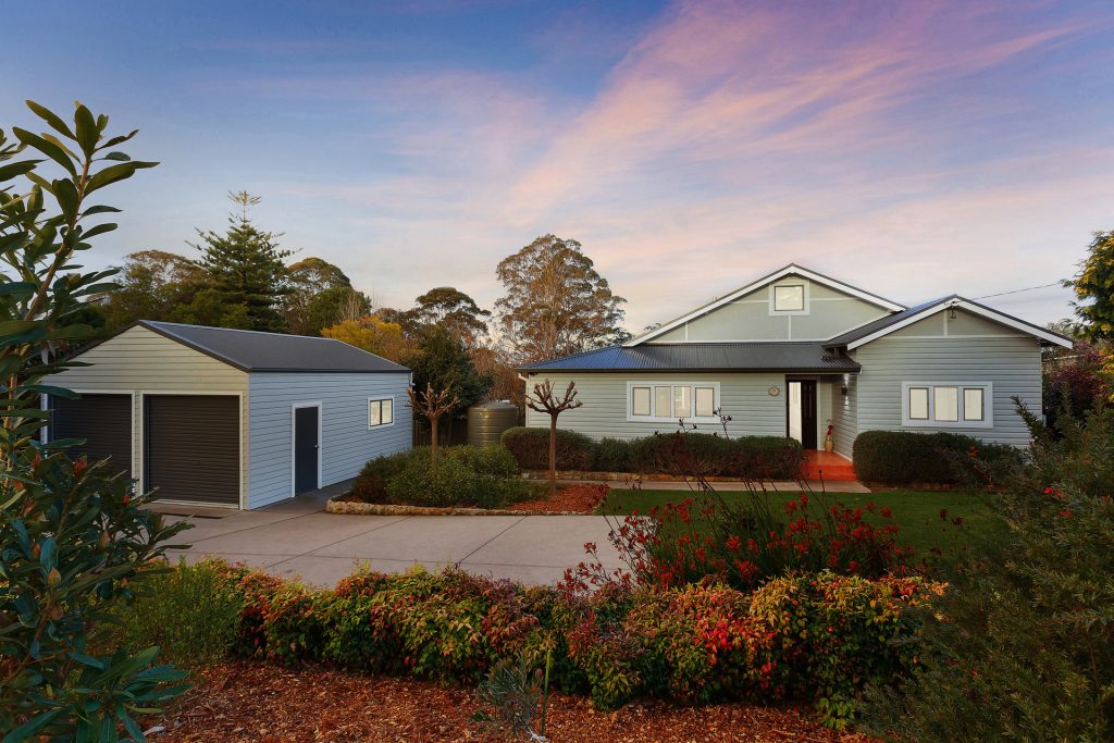 12 Burns Road, Springwood NSW 2777