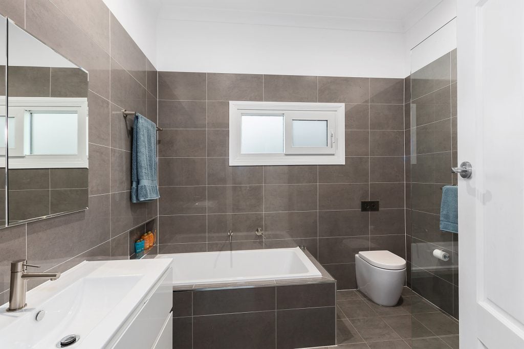 12 Burns Road, Springwood NSW 2777 — photo 10