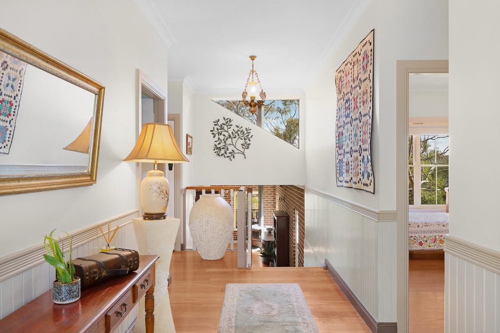 36 St Georges Crescent, Faulconbridge NSW 2776 — photo 2