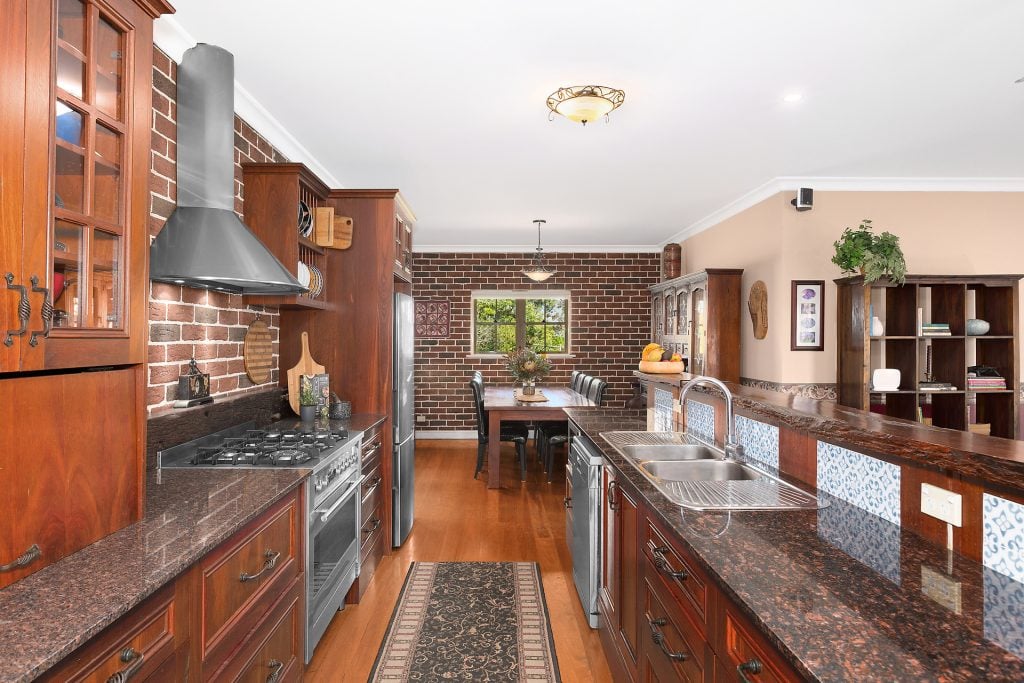 36 St Georges Crescent, Faulconbridge NSW 2776 — photo 4
