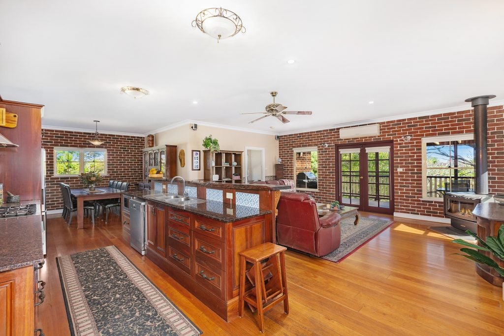 36 St Georges Crescent, Faulconbridge NSW 2776 — photo 5