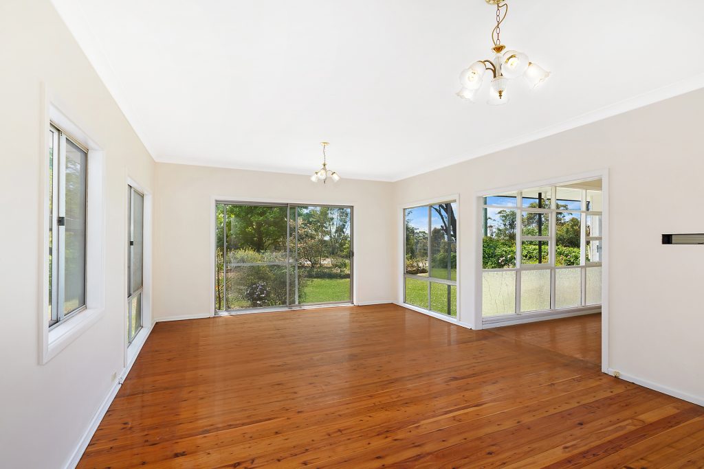 31 Green Parade, Valley Heights NSW 2777 — photo 2