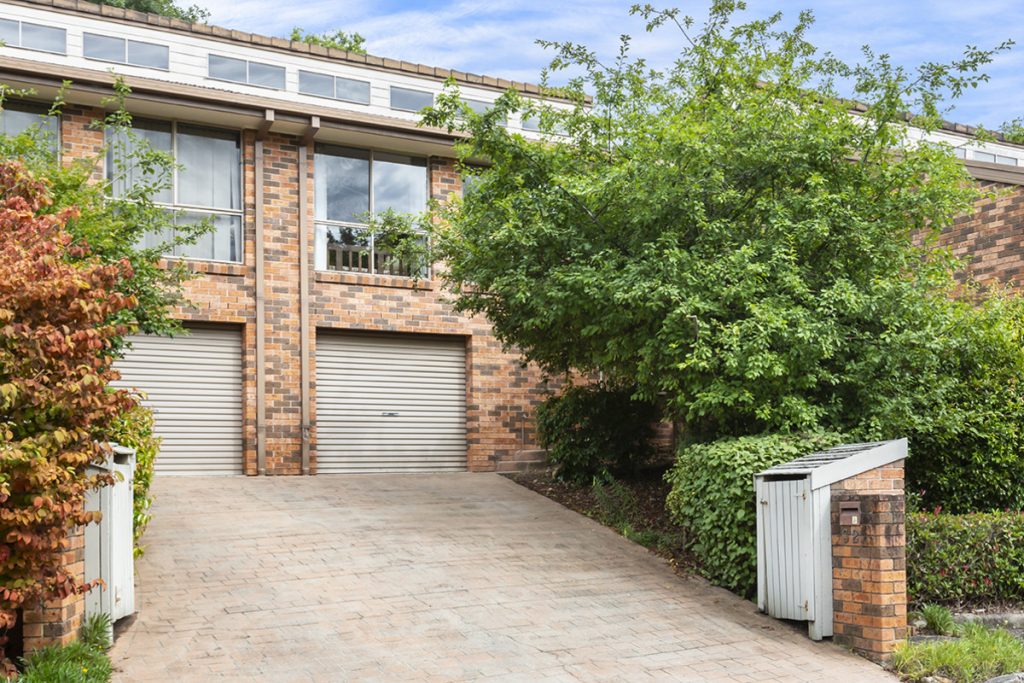 32 The Glen Crescent, Springwood NSW 2777 — photo 9