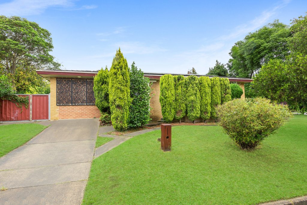 2 Pinecrest Street, Winmalee NSW 2777