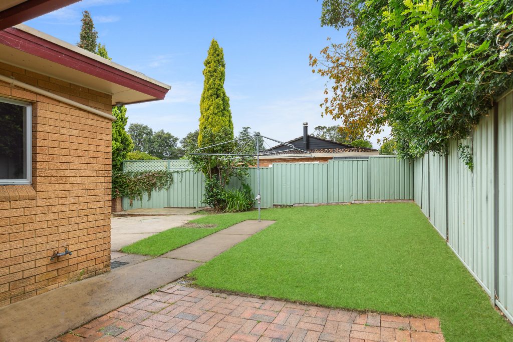 2 Pinecrest Street, Winmalee NSW 2777 — photo 9