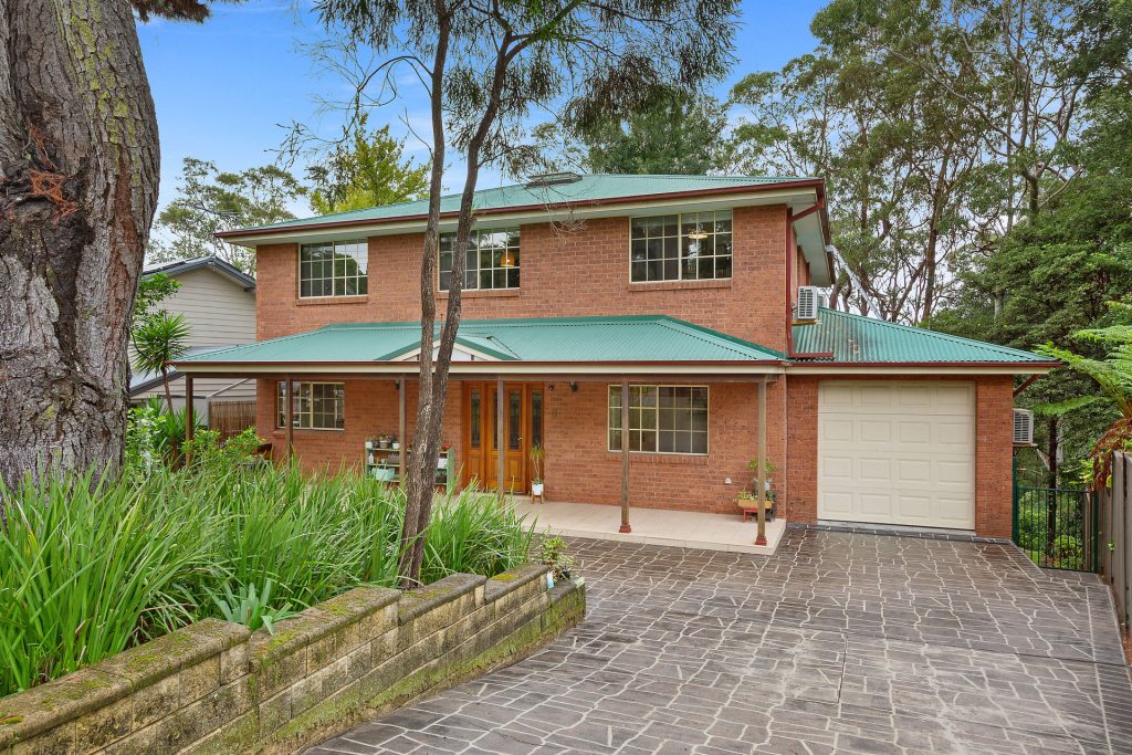 3 Crampton Drive, Springwood NSW 2777