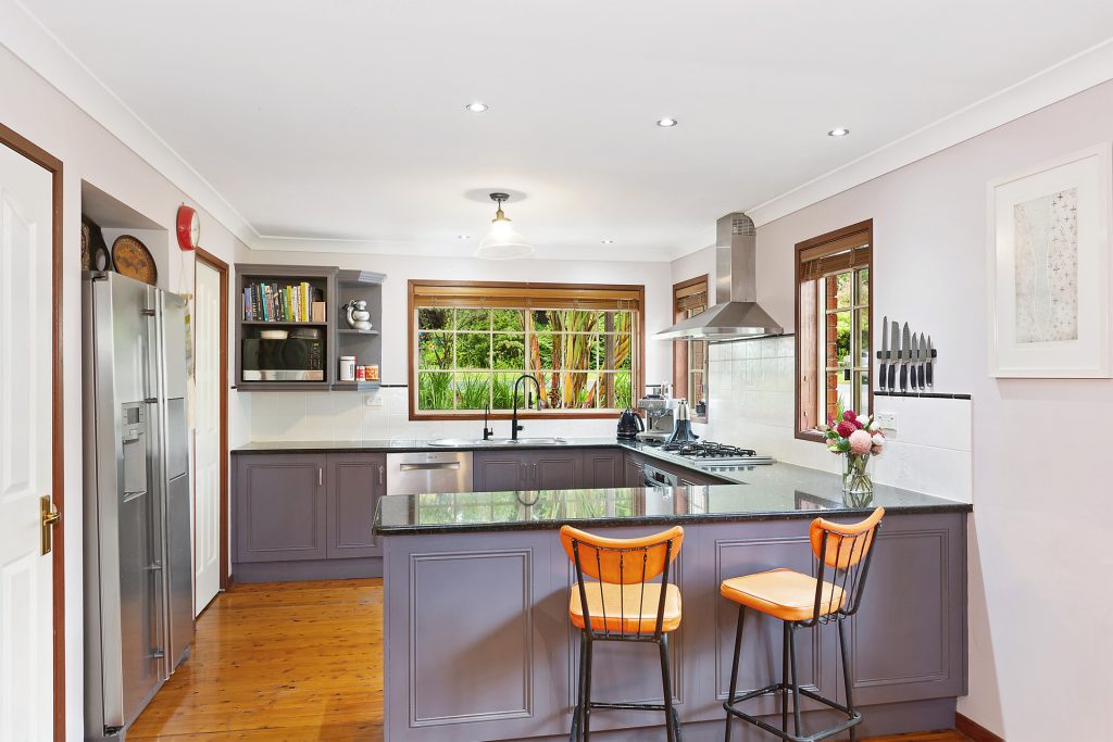 3 Crampton Drive, Springwood NSW 2777 — photo 4