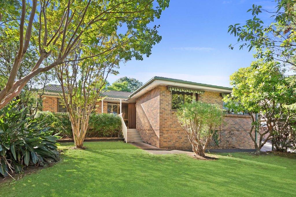 8 Batman Crescent, Springwood NSW 2777