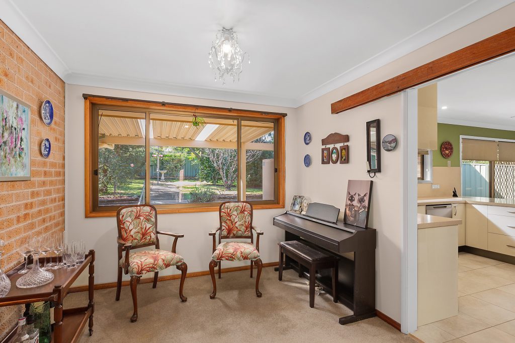 8 Batman Crescent, Springwood NSW 2777 — photo 5