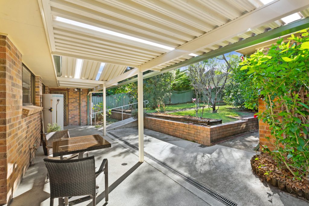 8 Batman Crescent, Springwood NSW 2777 — photo 9