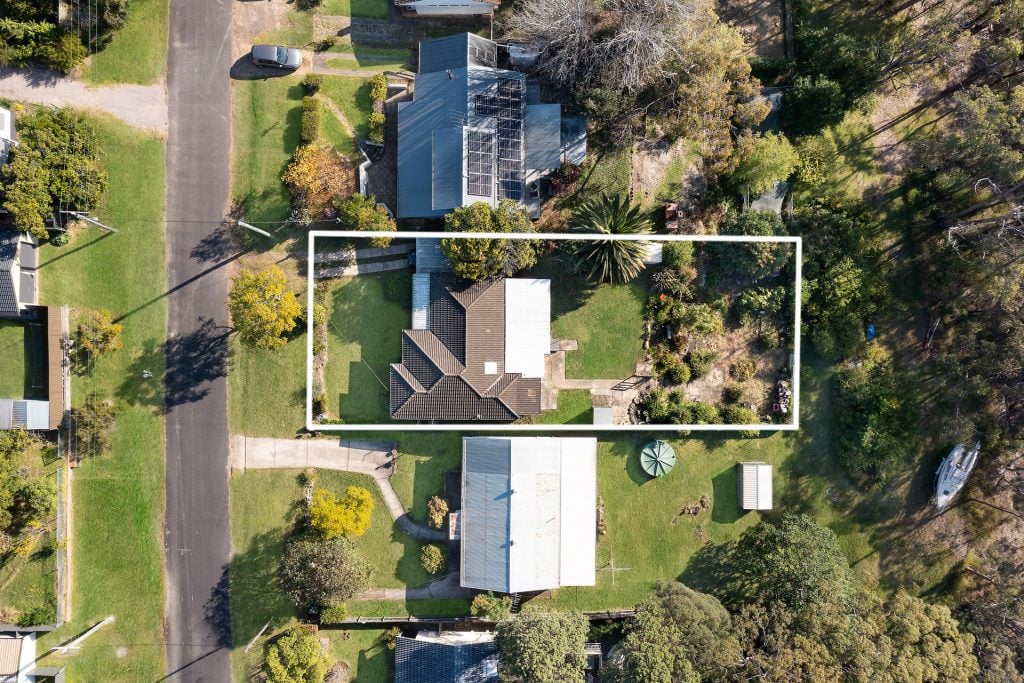 24 Eastlea Avenue, Springwood NSW 2777 — photo 10