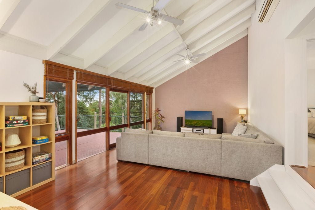 10 Clarinda Avenue, Faulconbridge NSW 2776 — photo 3