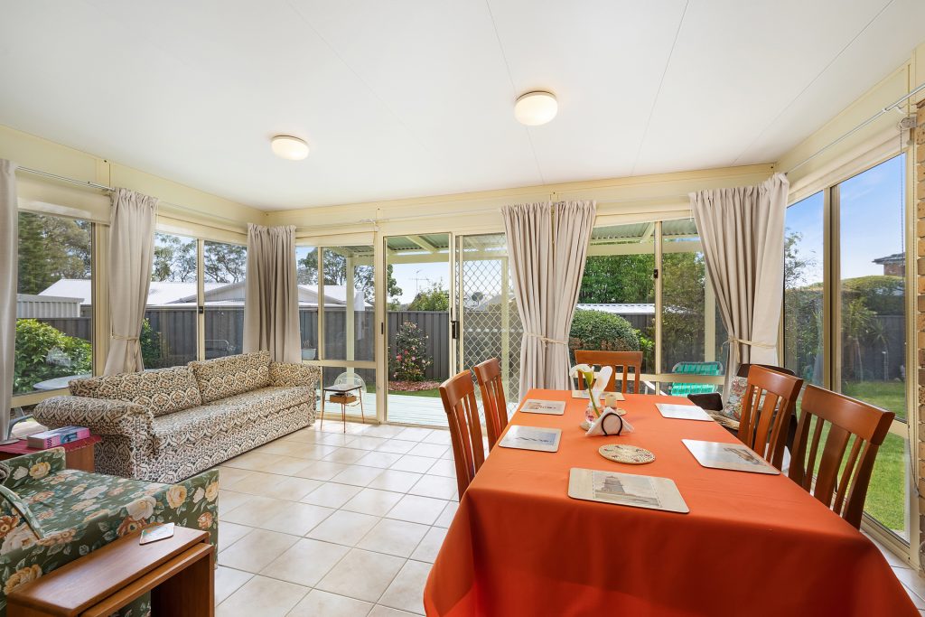 15 Fairways Crescent, Springwood NSW 2777 — photo 3