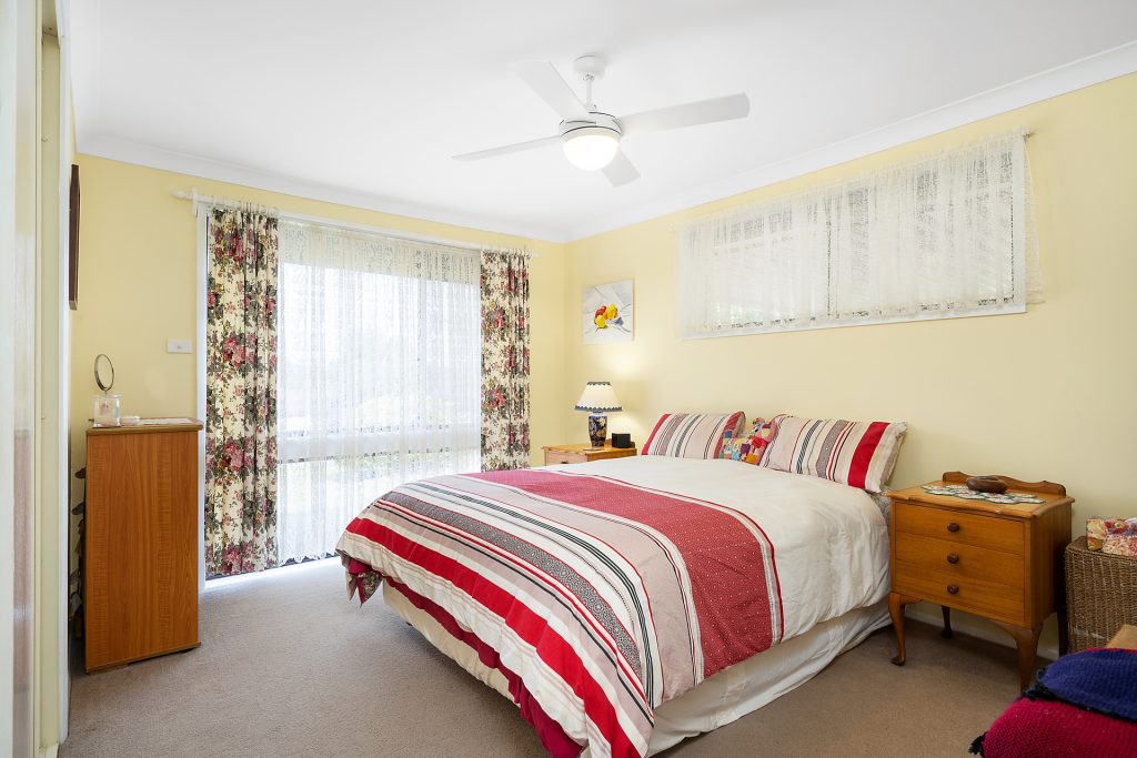 15 Fairways Crescent, Springwood NSW 2777 — photo 5
