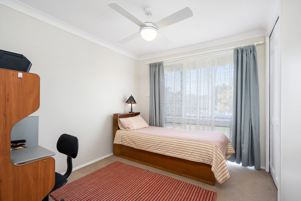15 Fairways Crescent, Springwood NSW 2777 — photo 6