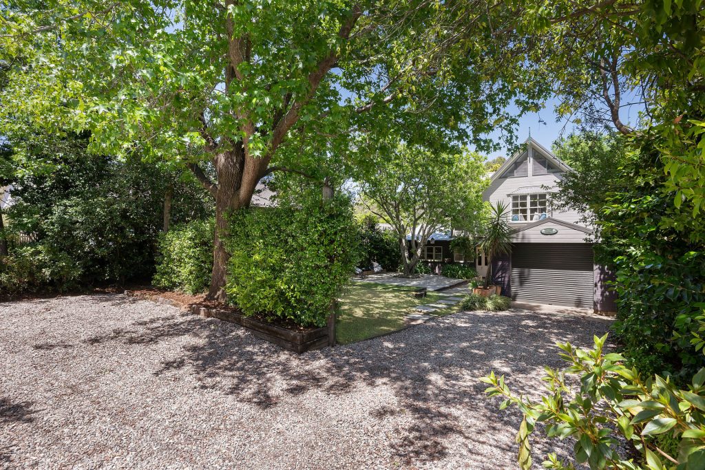 50 Springfield Crescent, Springwood NSW 2777 — photo 2