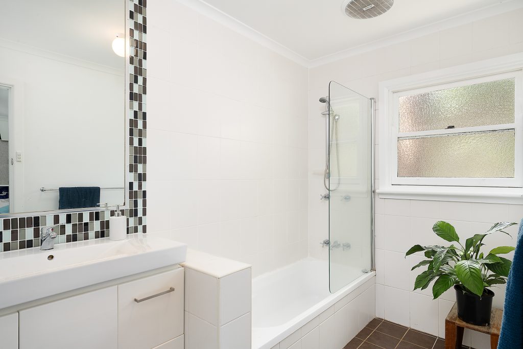 50 Springfield Crescent, Springwood NSW 2777 — photo 10
