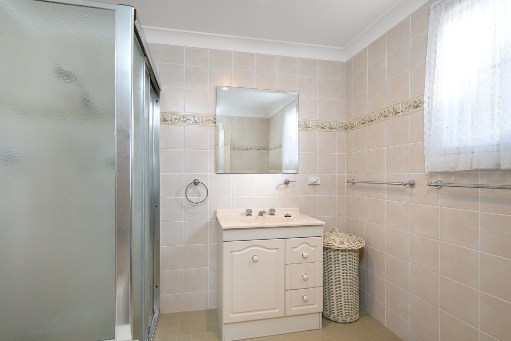 44 Boland Avenue, Springwood NSW 2777 — photo 11