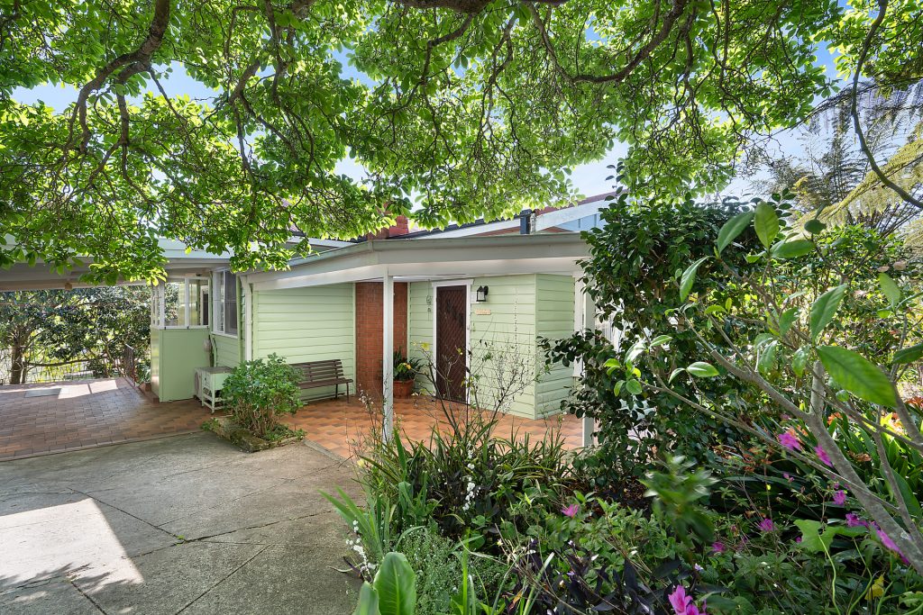 44 Boland Avenue, Springwood NSW 2777