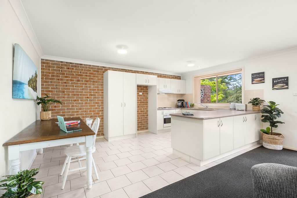 24B Davies Avenue, Springwood NSW 2777 — photo 3