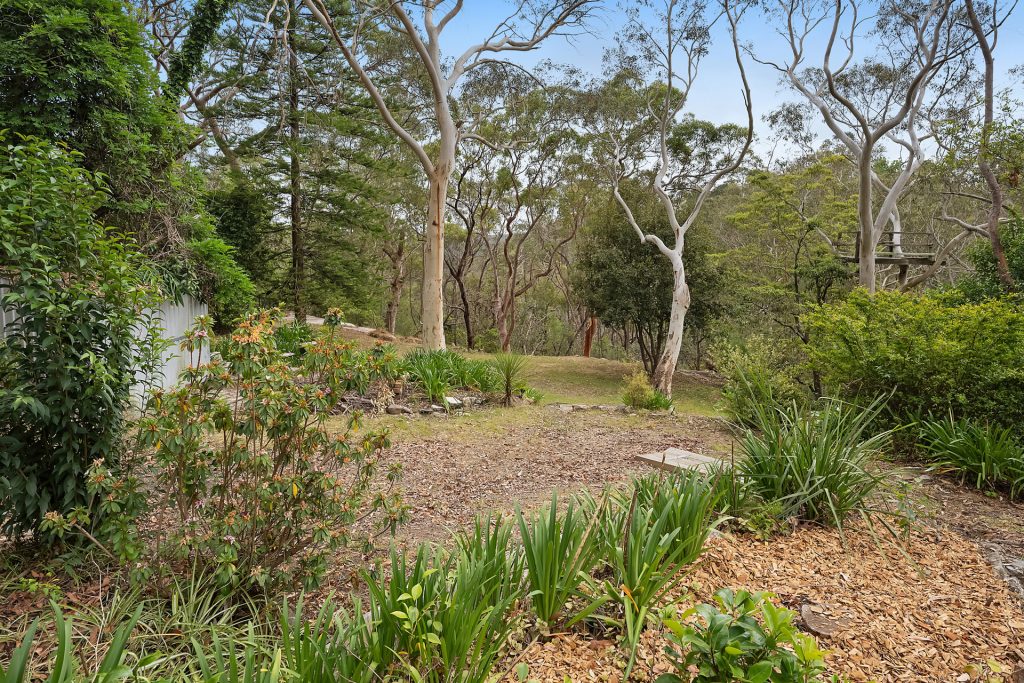 40 Russell Avenue, Faulconbridge NSW 2776 — photo 8
