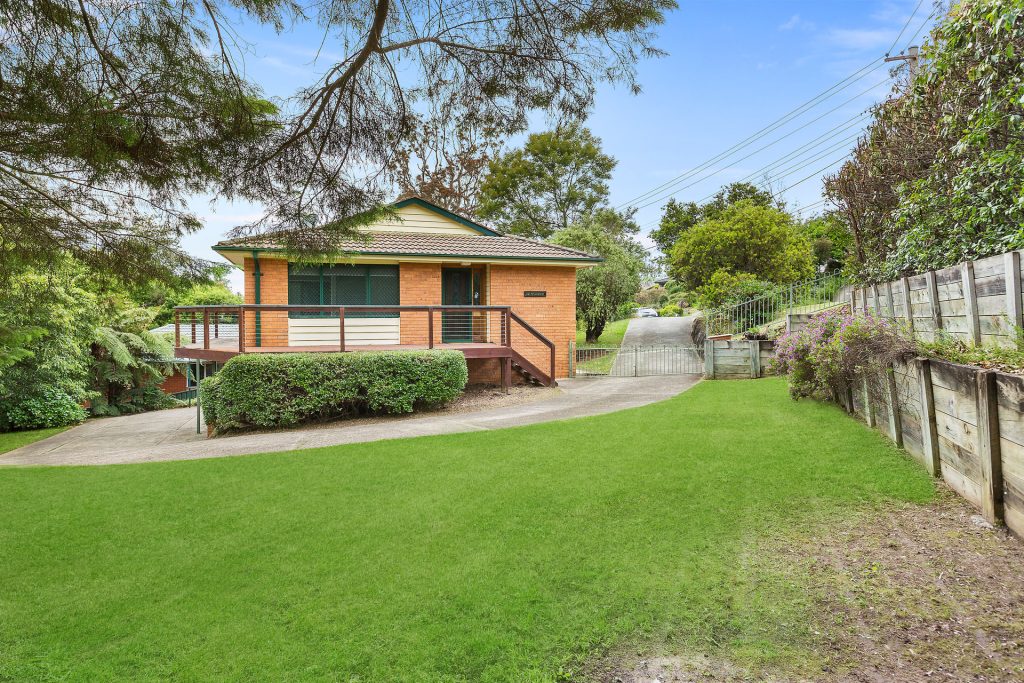 14 Coomassie Avenue, Faulconbridge NSW 2776 — photo 8