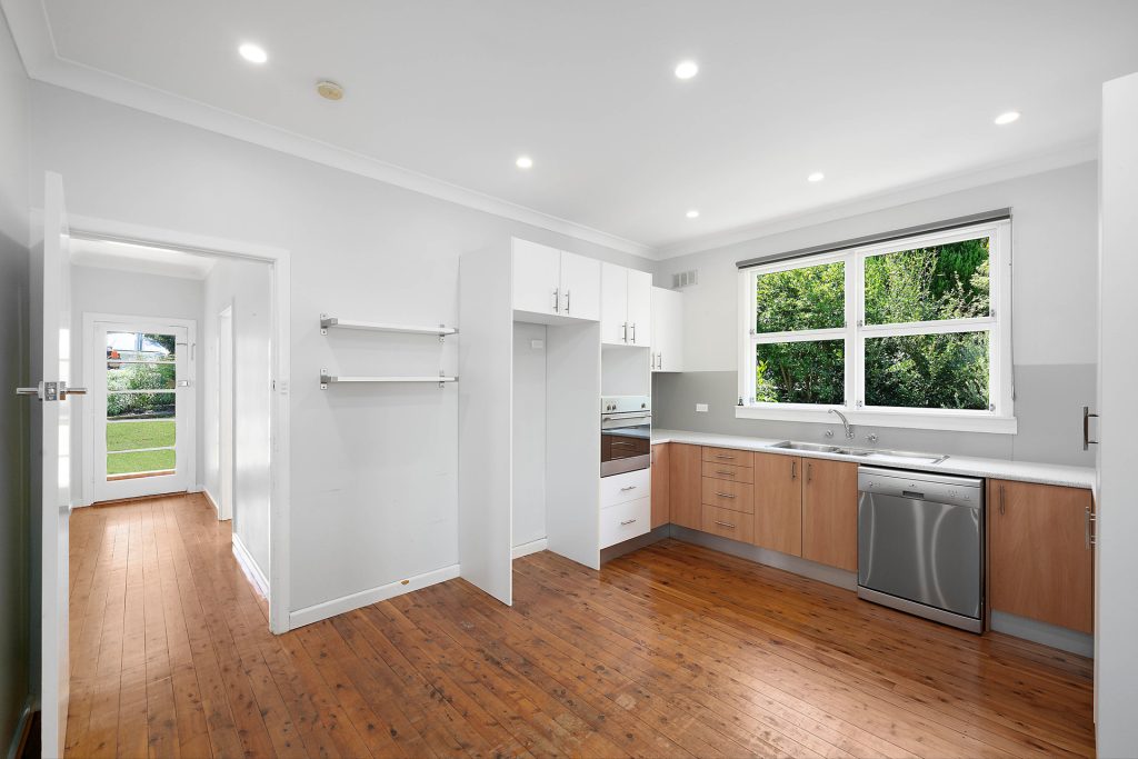 92 Burns Road, Springwood NSW 2777 — photo 3