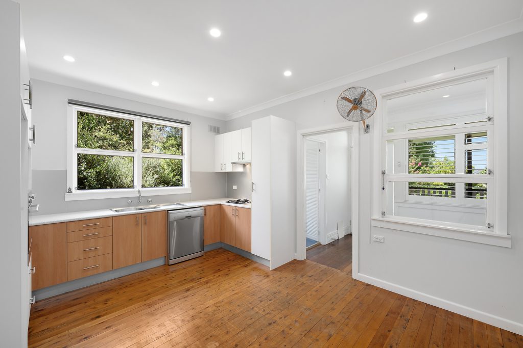 92 Burns Road, Springwood NSW 2777 — photo 4