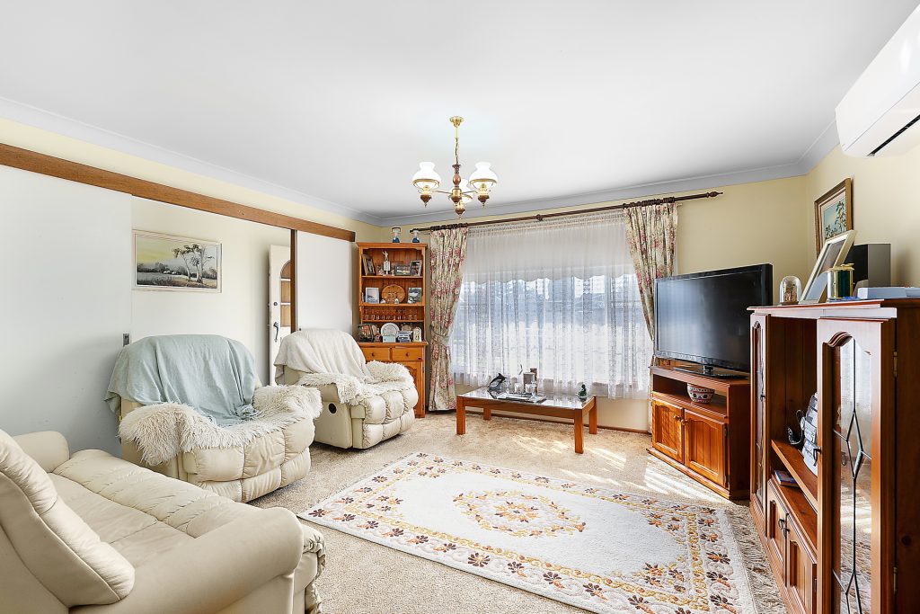 61 Government House Drive, Emu Plains NSW 2750 — photo 2