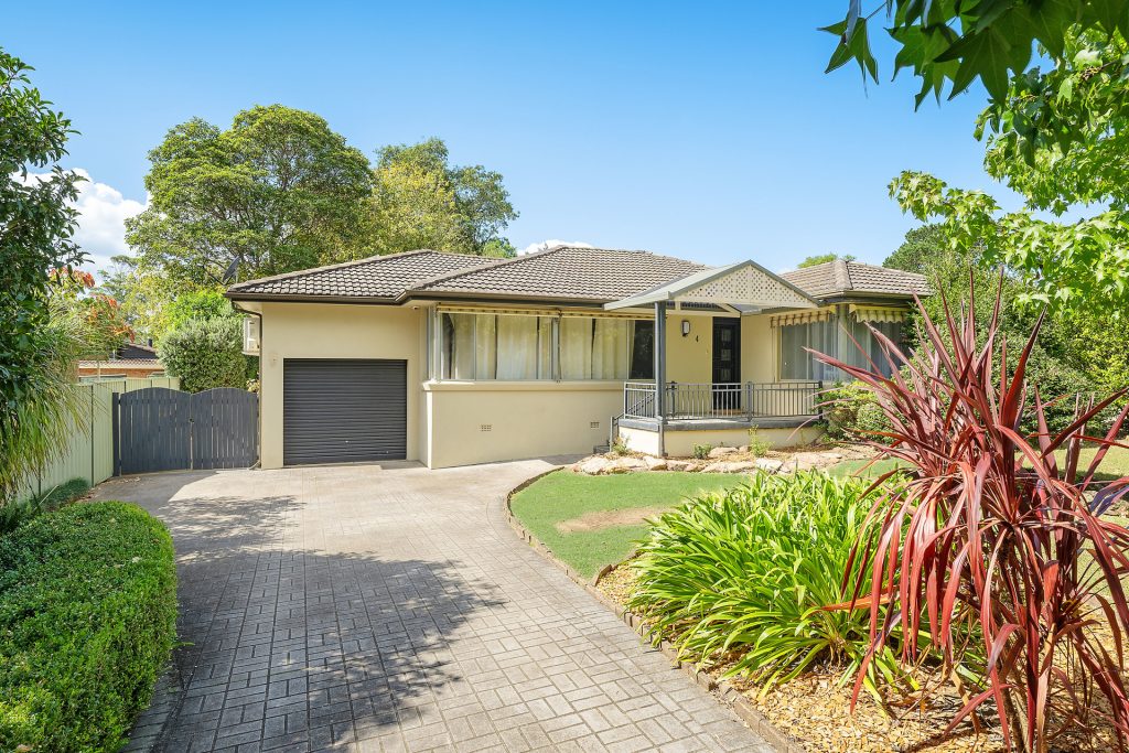 4 Pinecrest Street, Winmalee NSW 2777