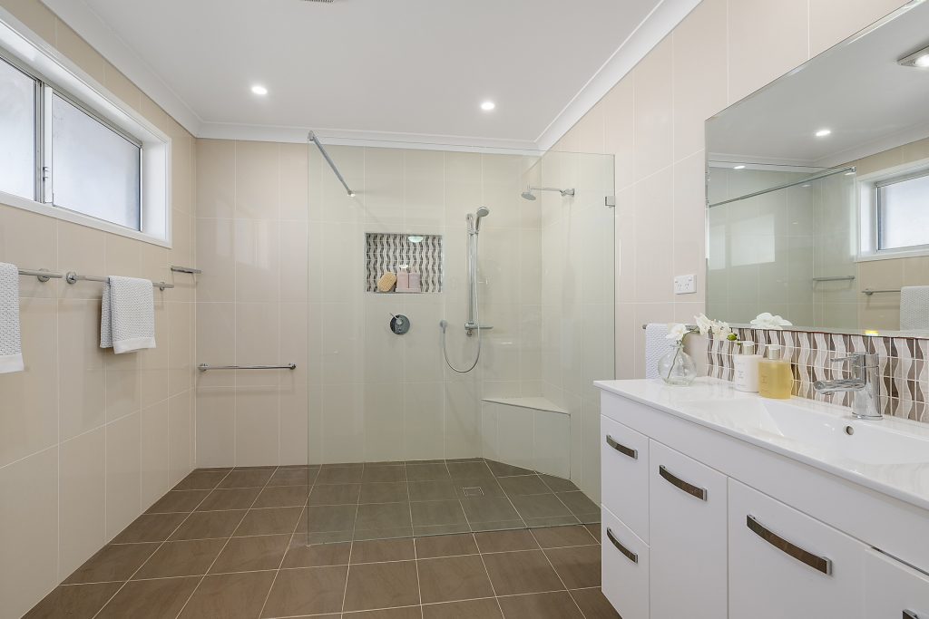 4 Pinecrest Street, Winmalee NSW 2777 — photo 6