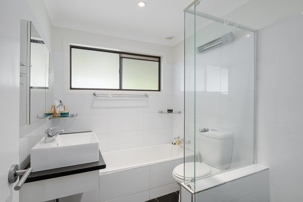17 Leumeah Road, Woodford NSW 2778 — photo 6