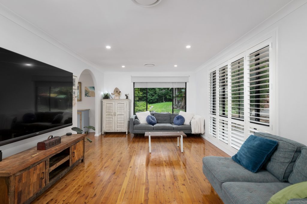 31 Lochinvar Street, Winmalee NSW 2777 — photo 2